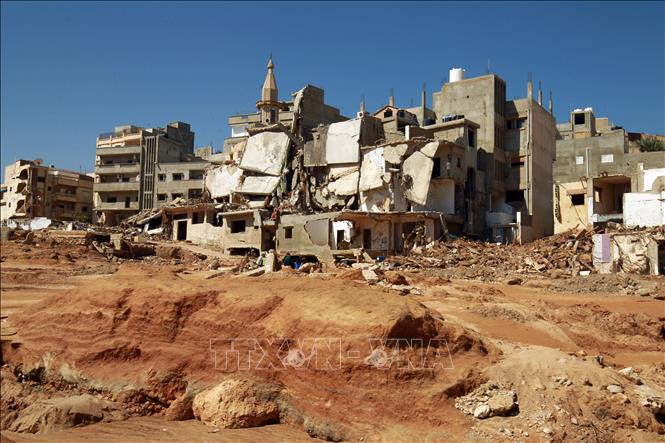 Cảnh tàn phá sau lũ quét, gây ra bởi bão Daniel, ở thành phố miền Đông Derna, Libya ngày 15/9/2023. Ảnh: AFP/TTXVN