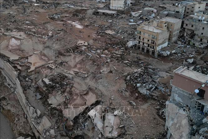 Cảnh tàn phá sau lũ quét, gây ra bởi bão Daniel, ở thành phố miền Đông Derna, Libya ngày 15/9/2023. Ảnh: AFP/TTXVN