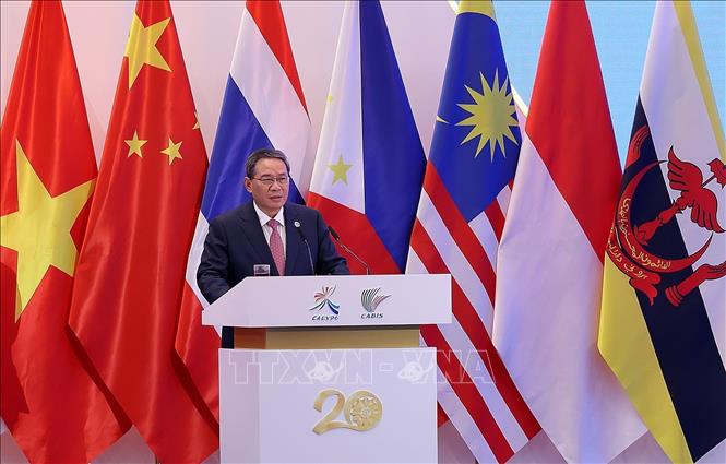 Chinese Premier Li Keqiang speaks at the opening ceremony of CAEXPO and CABIS. VNA Photo: Dương Giang