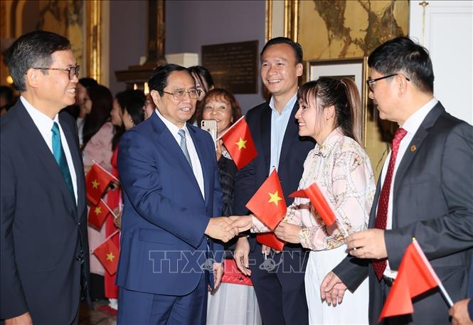 Vietnamese community in San Francisco welcomes Prime Minister Pham Minh Chinh. VNA Photo: Dương Giang