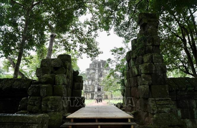 Lối vào đền Koh Ker, di sản văn hóa thế giới vừa được UNESCO ghi danh. Ảnh: AKP/TTXVN phát 