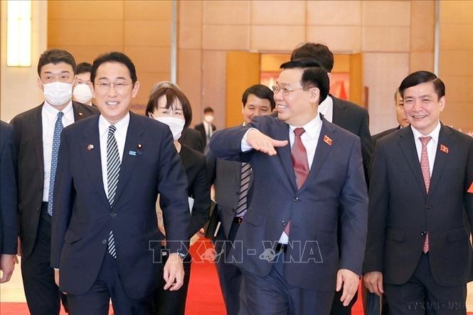 Chủ tịch Quốc hội Vương Đình Huệ hội kiến Thủ tướng Nhật Bản Kishida Fumio thăm chính thức Việt Nam (Hà Nội, 1/5/2022). Ảnh: TTXVN