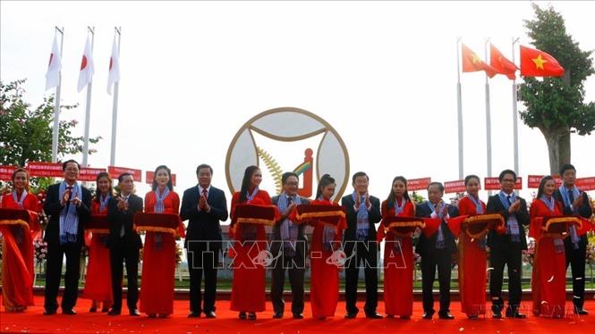 Khánh thành Khu công nghiệp hữu nghị Việt Nam - Nhật Bản giai đoạn 1. Đây là hoạt động nằm trong chuỗi sự kiện chào mừng 45 năm thiết lập quan hệ ngoại giao Việt Nam - Nhật Bản (3/11/2018). Ảnh: TTXVN