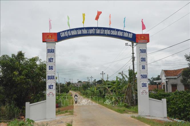 Tuyến đường liên xã của xã vùng sâu Ea Lai (M’Drắk, Đắk Lắk) được bê tông hóa từ nguồn vốn 30a làm thay đổi bộ mặt nông thôn và góp phần phát triển kinh tế - xã hội. Ảnh: Tuấn Anh – TTXVN