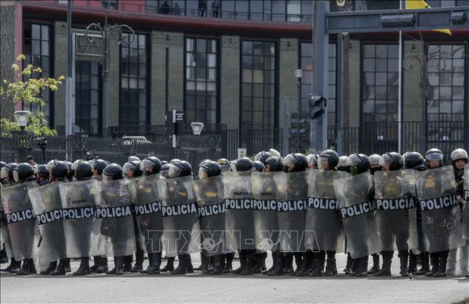(Tư liệu) Cảnh sát Peru gác tại thủ đô Lima. Ảnh: AFP/TTXVN