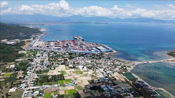 A panoramic view of Van Phong EZ. VNA Photo: Huy Hùng 