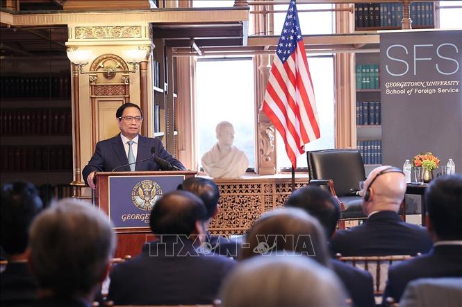 PM Pham Minh Chinh speaks at Georgetown University. VNA Photo: Dương Giang