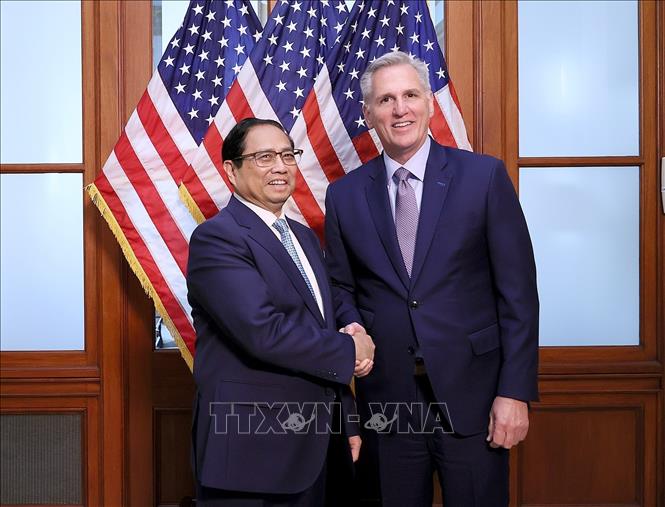 Thủ tướng Phạm Minh Chính gặp Chủ tịch Hạ viện Hoa Kỳ Kevin McCarth. Ảnh: Dương Giang-TTXVN
