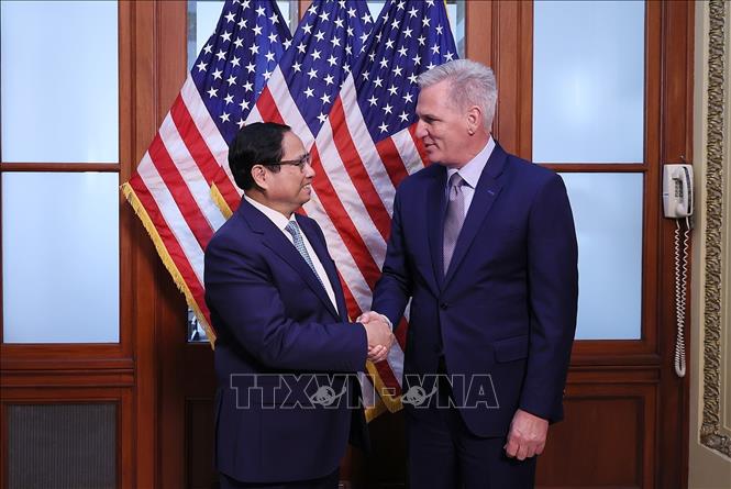 Thủ tướng Phạm Minh Chính gặp Chủ tịch Hạ viện Hoa Kỳ Kevin McCarth. Ảnh: Dương Giang-TTXVN
