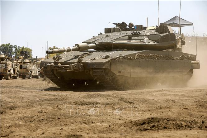 (Tư liệu) Xe tăng chiến đấu Merkava của Israel tham gia cuộc tập trận trên Cao nguyên Golan ngày 22/6/2023. Ảnh: AFP/TTXVN