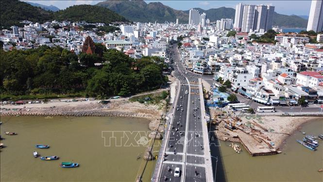 Cầu Xóm Bóng chính thức được đưa vào sử dụng. Ảnh: TTXVN phát