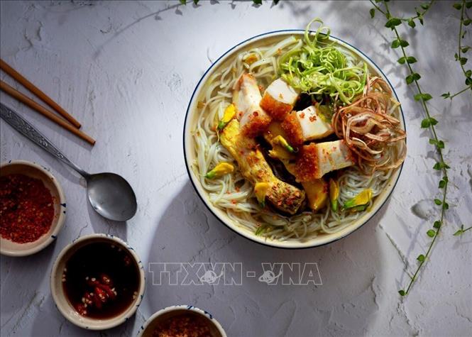 Đặc sản bún cá Châu Đốc tại quán Bún cá Dì Huệ, 241 Lê Quang Định, quận Bình Thạnh, Thành phố Hồ Chí Minh. Ảnh: Hồng Đạt - TTXVN
