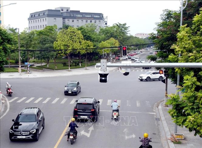 Hệ thống camera được gắn ở ngã tư đường Tôn Đức Thắng - Mê Linh thành phố Vĩnh Yên. Ảnh: Hoàng Hùng – TTXVN