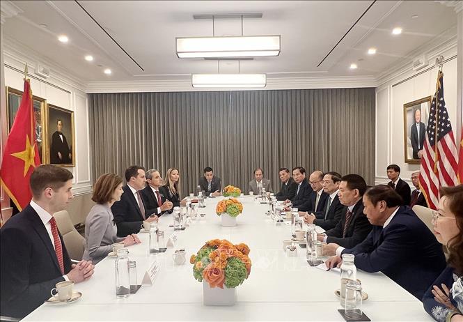 Prime Minister Pham Minh Chinh at a working session with leaders of the NYSE. VNA Photo: Dương Giang 