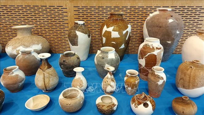 Most of pottery items found at the excavation site have origin from Champa period. VNA Photo: Huỳnh Sơn