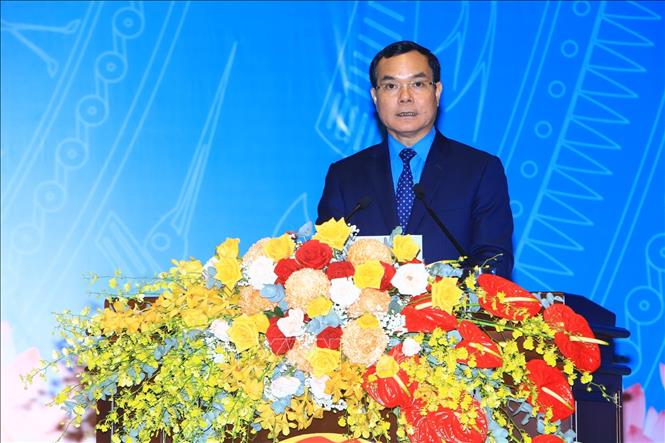 Ông Nguyễn Đình Khang, Ủy viên Trung ương Đảng, Chủ tịch Tổng Liên đoàn Lao động Việt Nam phát biểu tại Đại hội. Ảnh: Huyền Trang - TTXVN
