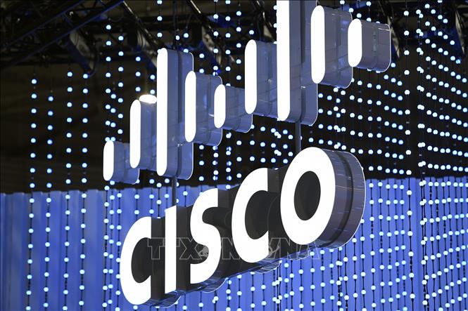 Logo của Tập đoàn kỹ thuật đa quốc gia Mỹ Cisco tại Triển lãm thế giới di động ở Barcelona, Tây Ban Nha ngày 1/3/2022. Ảnh: AFP/TTXVN