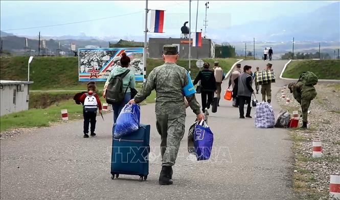 Người dân Armenia sơ tán tới một căn cứ quân sự của Nga gần Stepanakert ở Nagorny-Karabakh ngày 21/9/2023. Ảnh: AFP/TTXVN