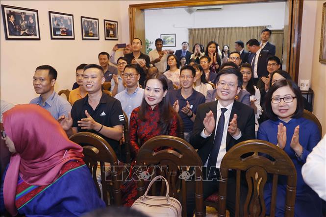 Đại biểu dự cuộc gặp. Ảnh: Doãn Tấn - TTXVN