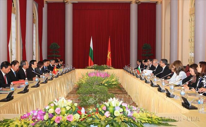 Chủ tịch nước Trương Tấn Sang hội đàm với Tổng thống Bulgaria Rosen Plevneliev (Hà Nội, 28/10/2013). Ảnh: Nguyễn Khang - TTXVN                
                                                                      