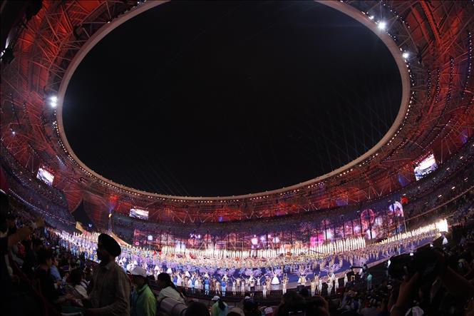 Sân vận động Olympic ở thành phố Hàng Châu trong đêm khai mạc ASIAD 19. Ảnh: Hoàng Linh – TTXVN
