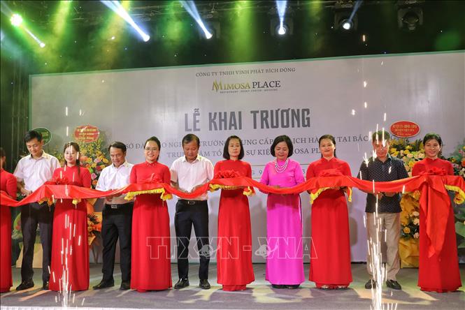Nghi lễ cắt băng khai trương Cơ sở Đào tạo nghề. Ảnh: Danh Lam -TTXVN