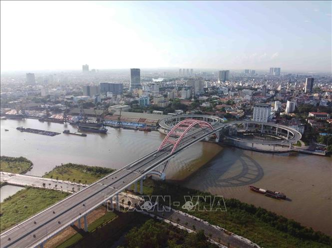 Đây hiện là chiếc cầu vòm thép có nhịp lớn nhất ở Việt Nam. Ảnh: Vũ Sinh - TTXVN