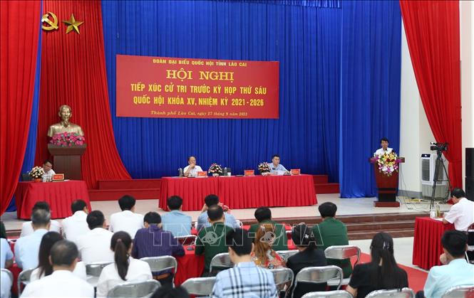 Quang cảnh buổi tiếp xúc cử tri. Ảnh: Quốc Khánh - TTXVN