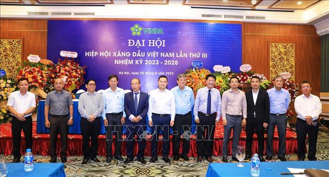 Ban Chấp hành khóa III ra mắt đại hội. Ảnh: Tuấn Anh - TTXVN