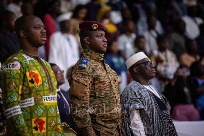 Tổng thống lâm thời Burkina Faso, Đại úy Ibrahim Traoré, dự một sự kiện ở Ouagadougou, ngày 4/3/2023. Ảnh: AFP/TTXVN