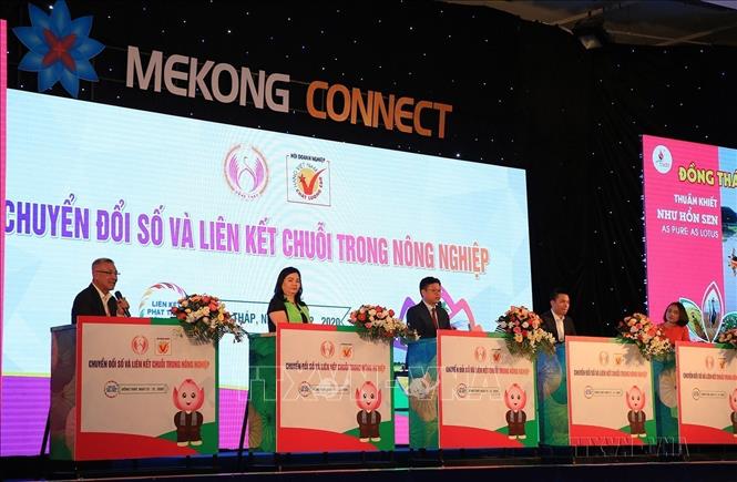 Hội thảo “Chuyển đổi số và liên kết trong nông nghiệp” trong khuôn khổ Diễn đàn Mekong Connect 2020 tại Đồng Tháp (21/12/2020). Ảnh: Chương Đài - TTXVN