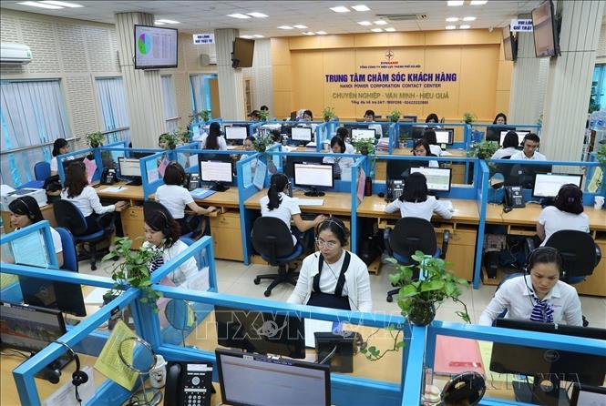 Từ cuối năm 2019, Tập đoàn Điện lực Việt Nam (EVN) triển khai giao dịch qua phương thức điện tử trên toàn quốc đối với 100% các dịch vụ điện trên Cổng dịch vụ công quốc gia. Ảnh: Ngọc Hà - TTXVN