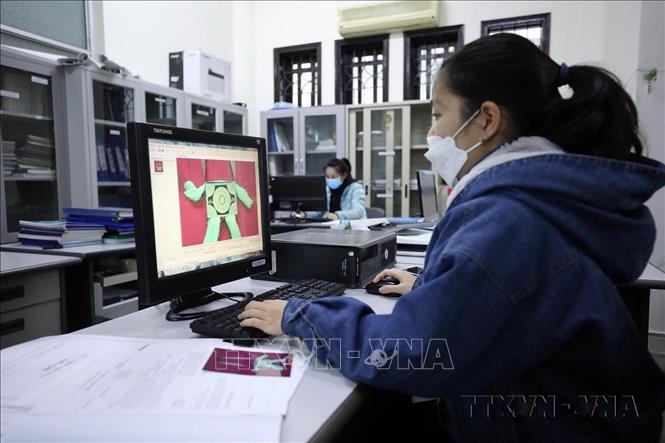  Bảo tàng tỉnh Lạng Sơn triển khai hệ thống quản lý bằng phần mềm “Quản lý thông tin hiện vật” trên không gian mạng. Ảnh: Anh Tuấn – TTXVN