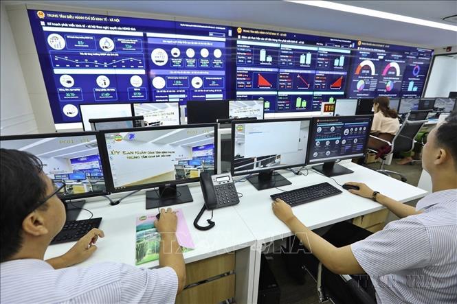 Trung tâm Điều hành và Giám sát thông minh (IOC) tỉnh Bình Phước vận hành từ tháng 9/2020 đã phát huy vai trò đắc lực trong hỗ trợ xây dựng chính quyền số. Ảnh: Minh Quyết – TTXVN