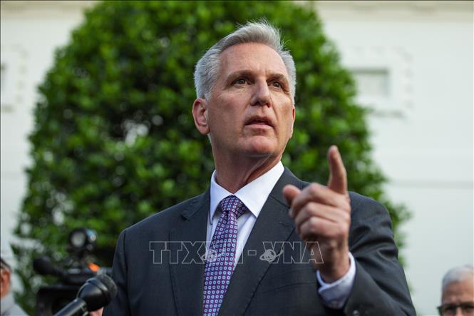 Chủ tịch Hạ viện Mỹ Kevin McCarthy phát biểu tại Nhà Trắng ở Washington, DC ngày 22/5/2023. Ảnh: THX/TTXVN