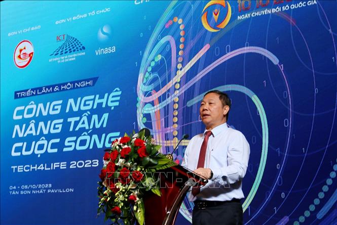 Vice Chairman of the municipal People’s Committee Duong Anh Duc speaks at the conference on digital transformation in Ho Chi Minh City on October 4. VNA Photo: Thanh Vũ