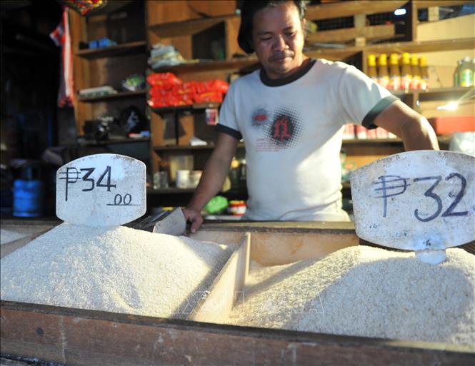 Một cửa hàng bán gạo ở  Manila, Philippines. Ảnh: AFP/TTXVN