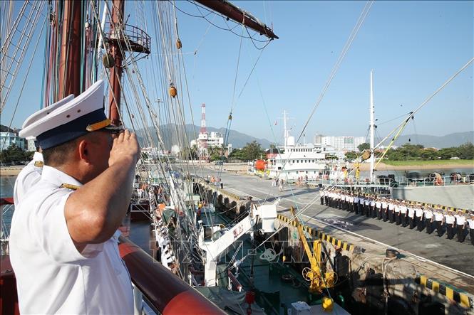 A view of the departing ceremony. Photo by courtesy/VNA