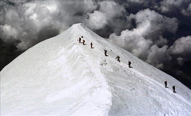 Toàn cảnh ngọn núi Mont-Blanc trên dãy Alps tại Pháp. Ảnh: AFP/TTXVN