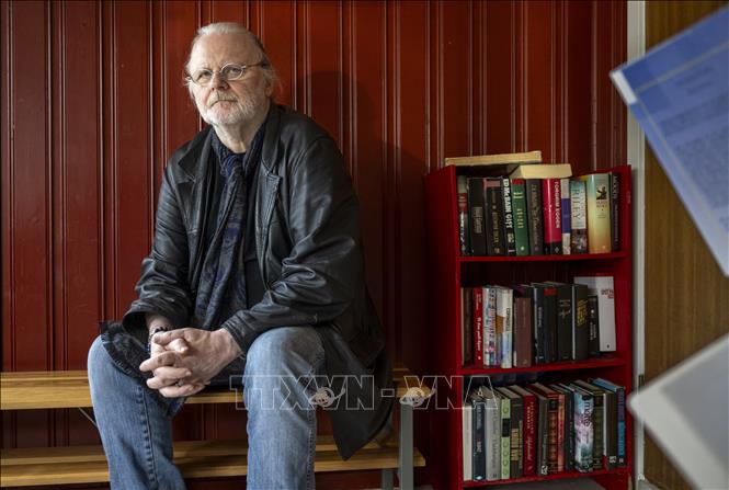 Ngày 5/10/2023, Viện Hàn lâm Thụy Điển đã công bố giải Nobel Văn học 2023 thuộc về nhà văn, nhà viết kịch người Na Uy Jon Fosse (ảnh), vì 