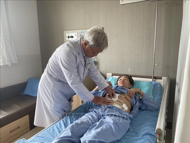 Bệnh nhân N.T.Đ có 2 khối u nghi ác tính đang được theo dõi sức khoẻ tại Bệnh viện đa khoa Đồng Nai 2. Ảnh: Lê Xuân-TTXVN