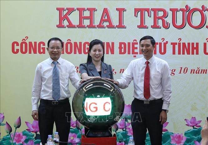 Nghi thức khai trương Cổng Thông tin điện tử Tỉnh ủy Bắc Giang. Ảnh: Danh Lam -TTXVN