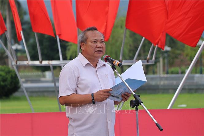 Ông Đào Tiến Cường, Phó Giám đốc Sở Văn hóa, Thể thao và Du lịch tỉnh Hòa Bình phát biểu khai mạc giải. Ảnh: Thanh Hải - TTXVN