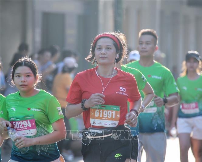 Nearly 11,000 runners join the VPBank international marathon. VNA Photo: Tuấn Đức