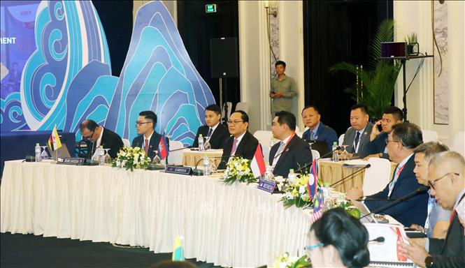 Delegates from ASEAN member states attend the meeting. VNA Photo: Văn Đức