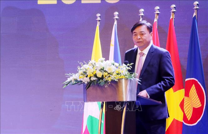 Vietnamese Deputy Minister of Agriculture and Rural Development Nguyen Hoang Hiep speaks at the ACDM's opening ceremony. VNA Photo: Văn Đức 