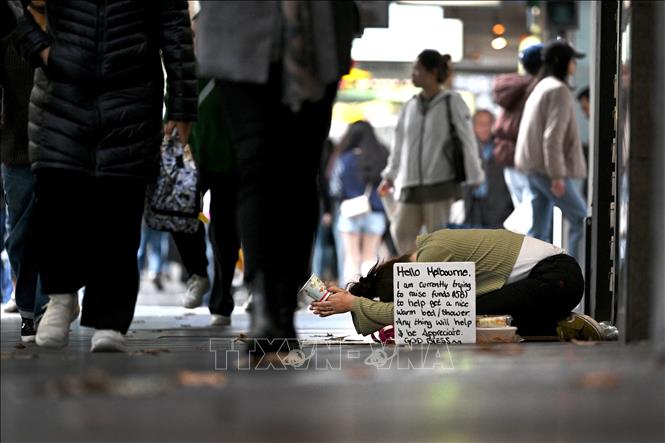 Người vô gia cư trên đường phố tại Melbourne, Australia. Ảnh: AFP/TTXVN
