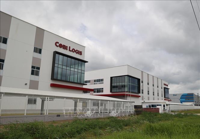 A Cobi Logis warehouse for logistics services of the Cobi Group at the Long Hau IP in Can Giuoc district, Long An province. VNA Photo: Minh Hưng