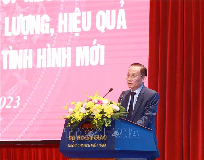 Đồng chí Đồng chí Lê Hoài Trung, Bí thư Trung ương Đảng, Trưởng Ban Đối ngoại Trung ương phát biểu khai mạc hội nghị. Ảnh: Phương Hoa - TTXVN