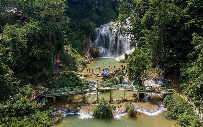 An aerial view of Mu waterfall. VNA Photo: Trọng Đạt

